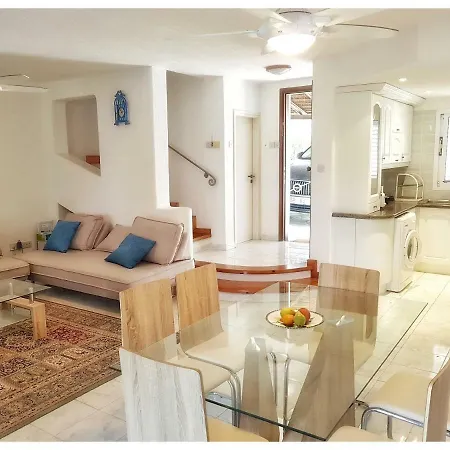 Semesterbostad Sea Front Vera *