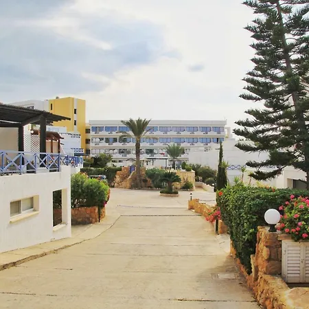 Sea Front Vera Klorakas